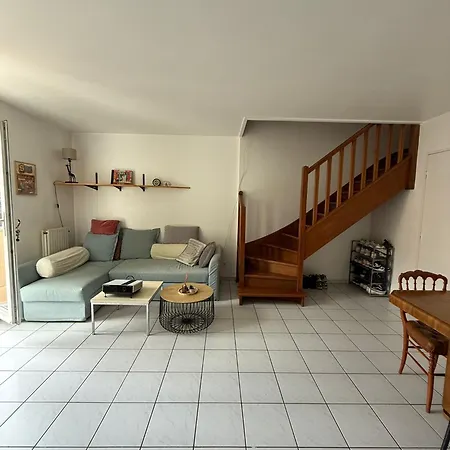 Private Bedroom, In A House Of 2 Roomates *