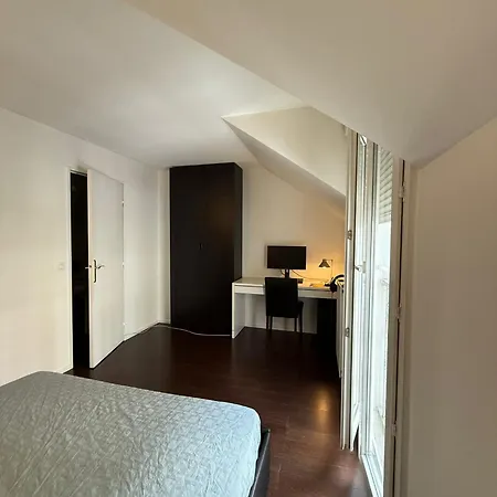 Private Bedroom, In A House Of 2 Roomates * Asnieres-sur-Seine