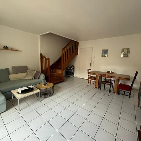 Private Bedroom, In A House Of 2 Roomates * Asnieres-sur-Seine